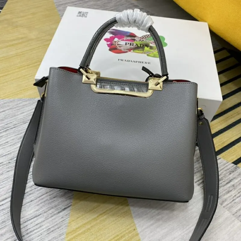 prada aaa qualite sac a main  pour femme s_122a6312